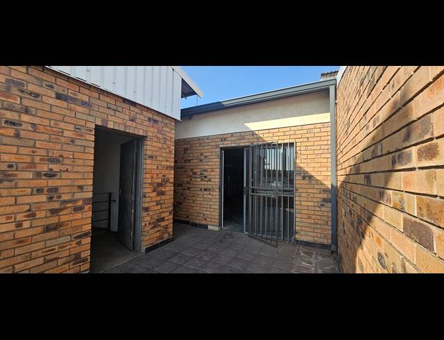170M² WAREHOUSE TO LET IN NELSPRUIT CENTRAL